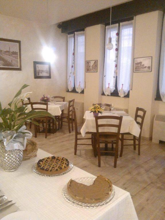 Locanda San Fiorenzo Fiorenzuola d'Arda Exterior photo